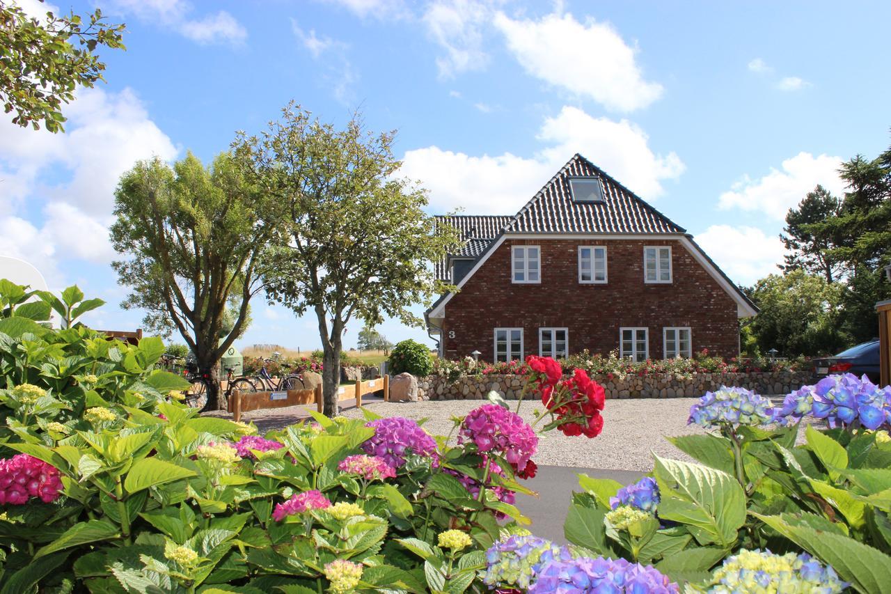 Ual Oeoemrang Wiartshues Hotel Norddorf Exterior photo